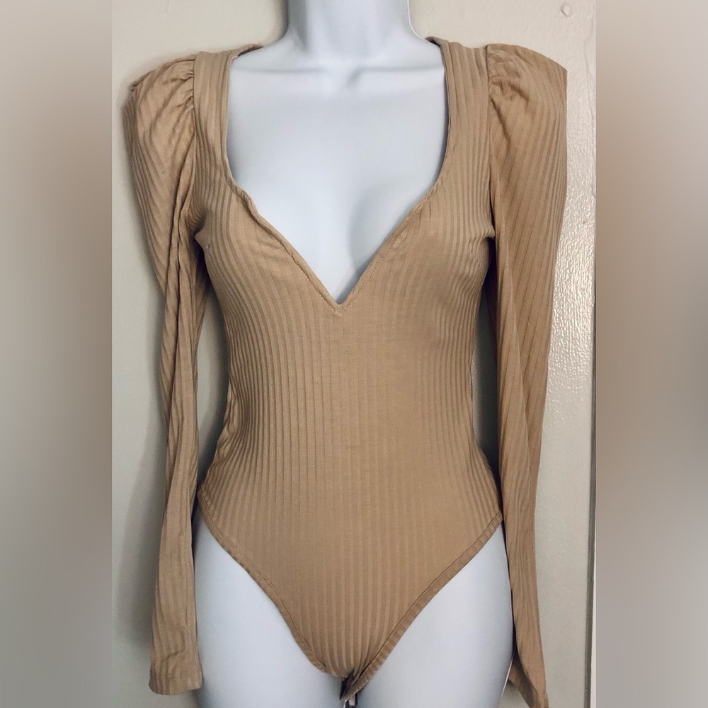 Beige Ribbed Plunge Puff Sleeve Bodysuit